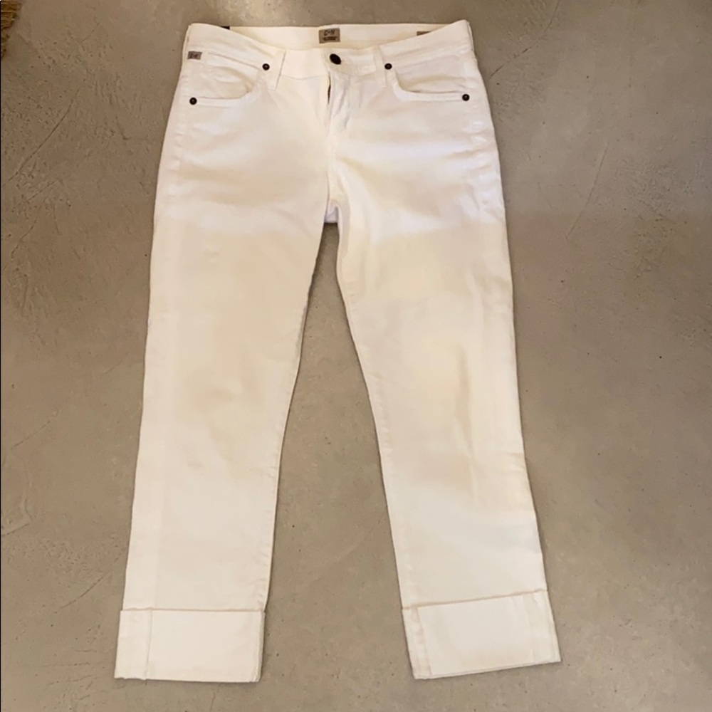 Perfect white crop jeans